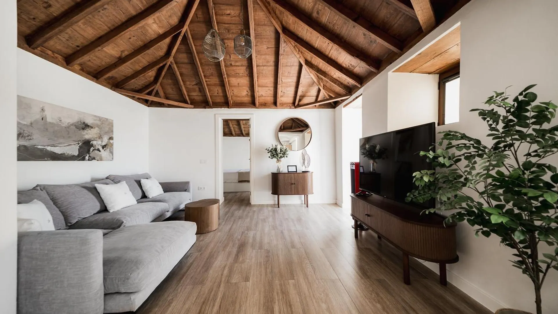 V&C Luxury Village Breña Baja
